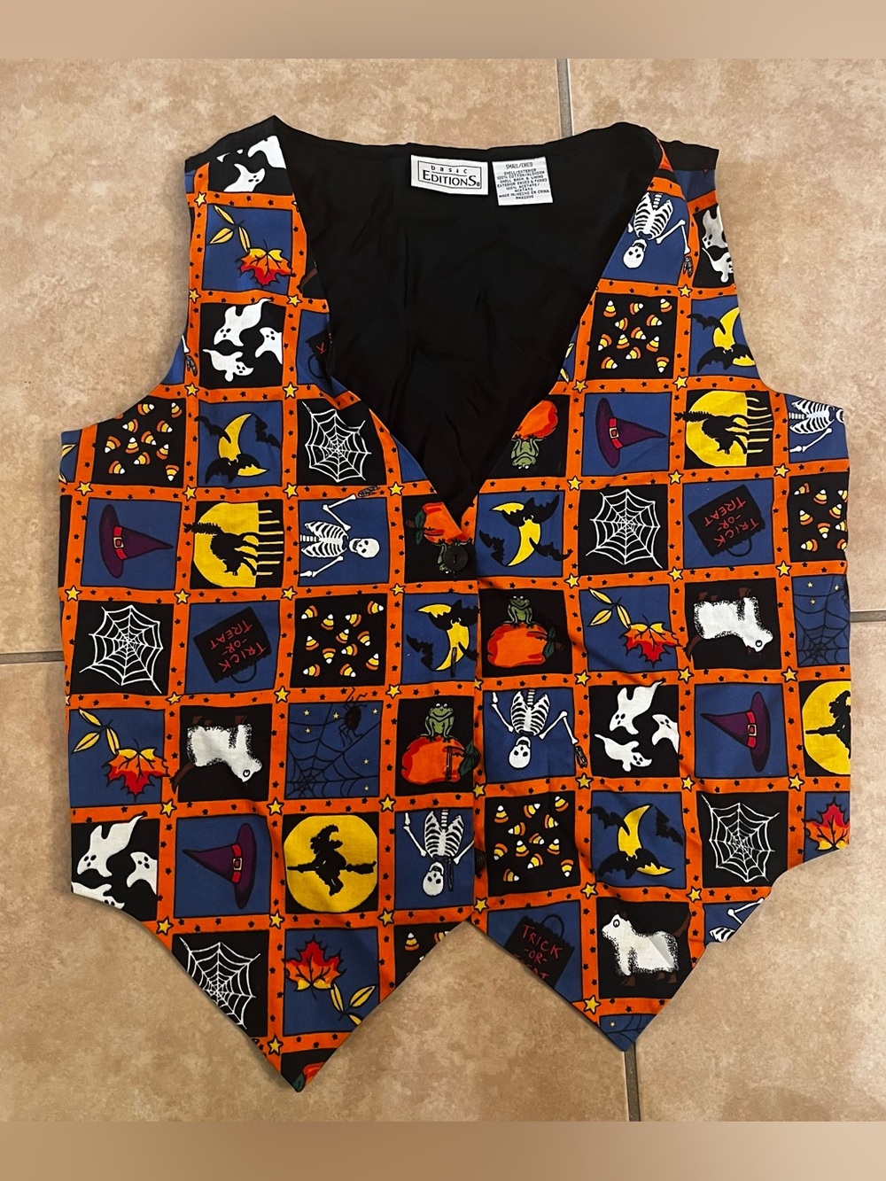 Vintage Women's Basic Editions Halloween Vest Size SMALL Witches Pumpkins Ghosts